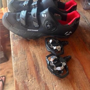 Bontrager Men's Black and Red Cycling Sneakers